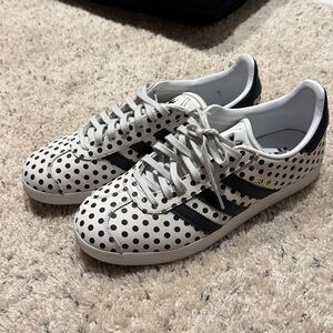 ADIDAS GAZELLE White Leather Low Top Black & White Polka Dot Sneakers Size 9